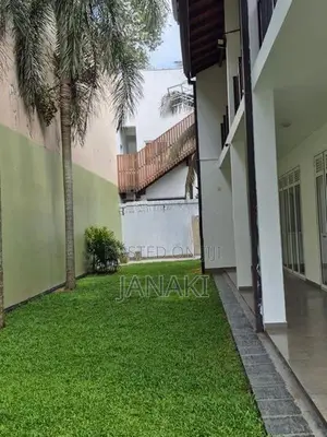 Three-Story House For Sale – Pelawatta, Pothuarawa Road In Battaramull