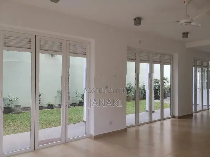 Three-Story House For Sale – Pelawatta, Pothuarawa Road In Battaramull