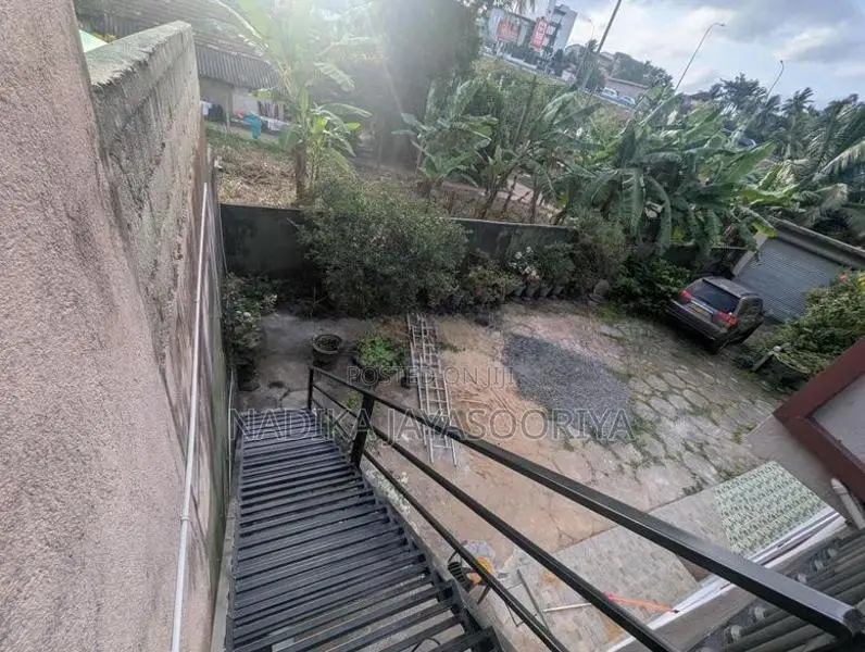 Kadawatha Upstairs House For Rent