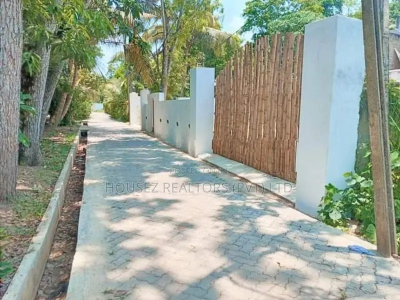 Building for Sale in Weligama