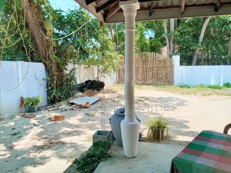 Building for Sale in Weligama