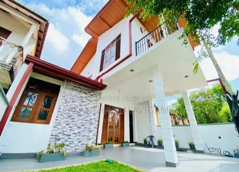 Modern Two Storey House for Sale in Athurugiriya