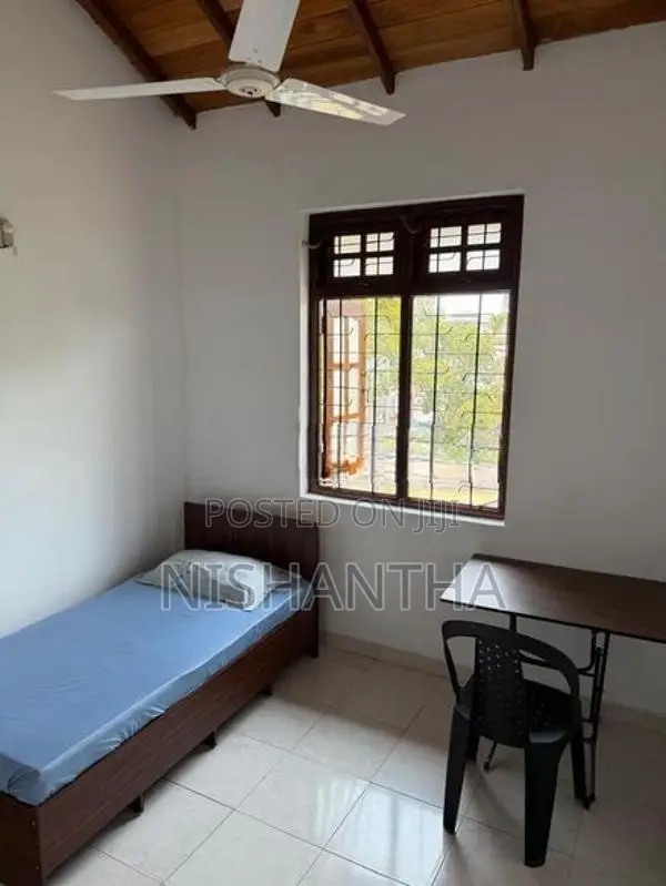 Furnished Room For Rent Male Student At Battaramulla Kumaragewatta