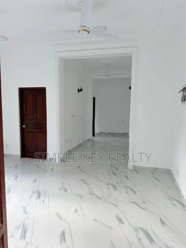 BHR-Tired Flour for Rent in Balummahara Gampaha