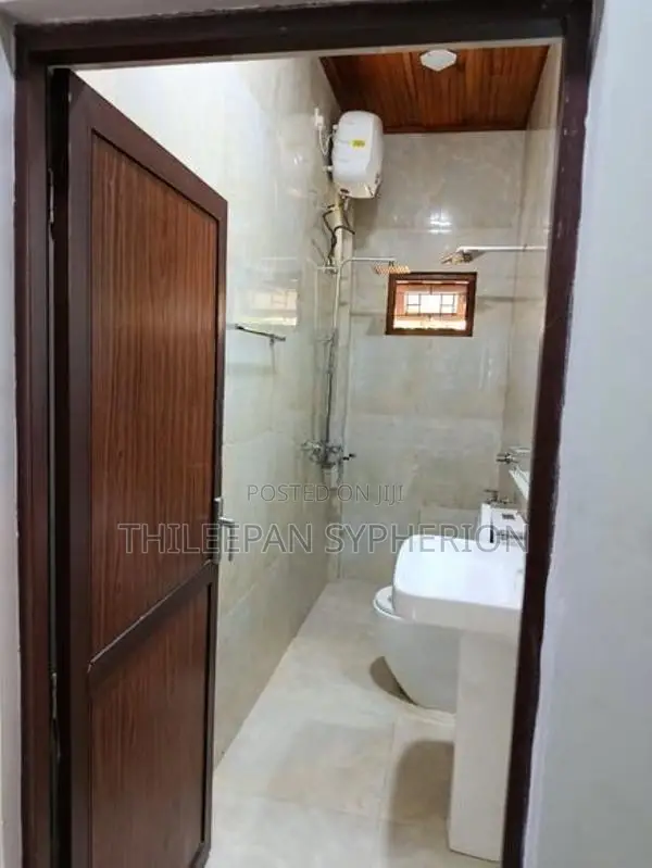 Upstair House - 2 Portions For Rent In Jaffna