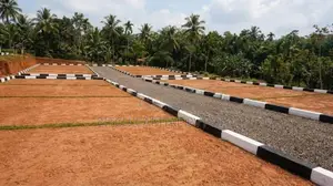 කළුතර නගරයෙන් වටිනා ඉඩමක්