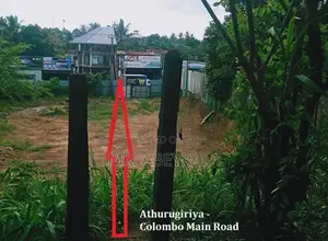Building in 27 Perch Land For Rent - Athurugiriya