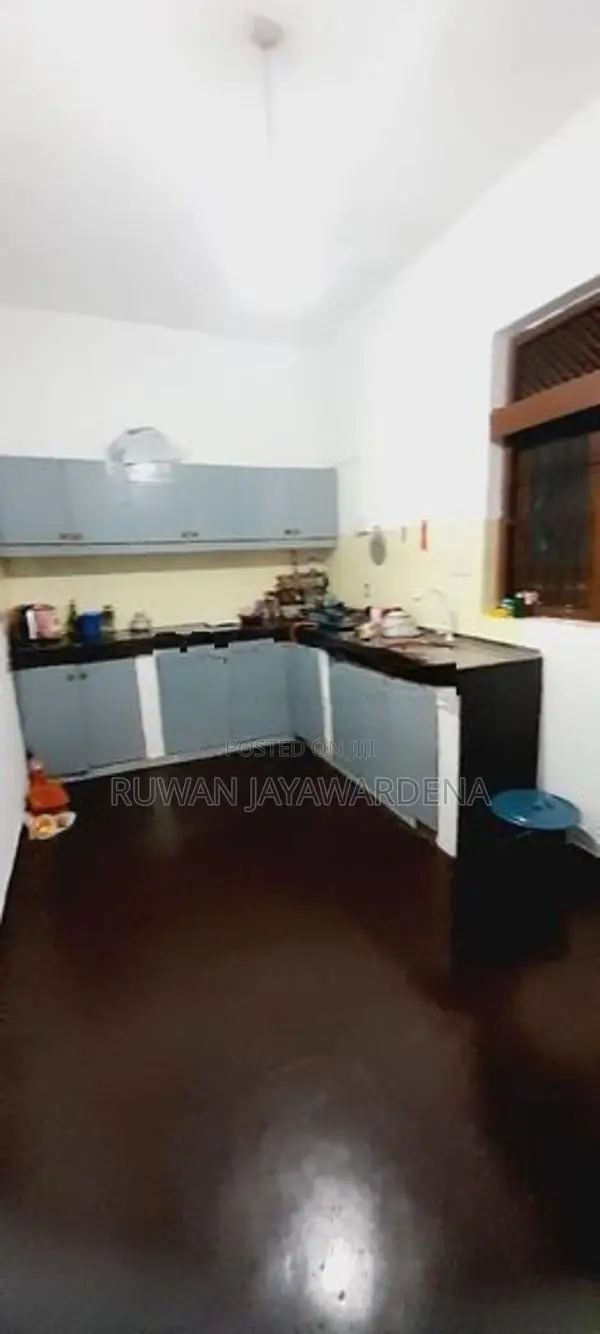 3 Story House for Sale Negombo Road Mabola, Wattala