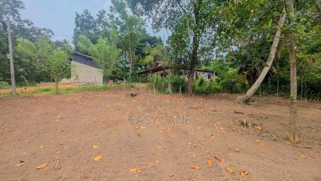 මීරිගම අධිවේගී පිවිසුමට ඉතා ආසන්නයෙන් වටිනා නේවාසික ඉඩමක් විකිණීමට