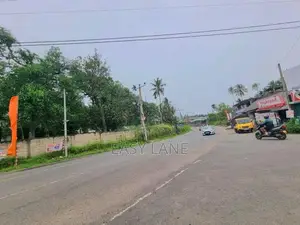 මීරිගම අධිවේගී පිවිසුමට ඉතා ආසන්නයෙන් වටිනා නේවාසික ඉඩමක් විකිණීමට