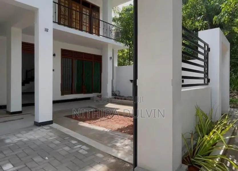 Luxury Modern House Kuliyapitiya