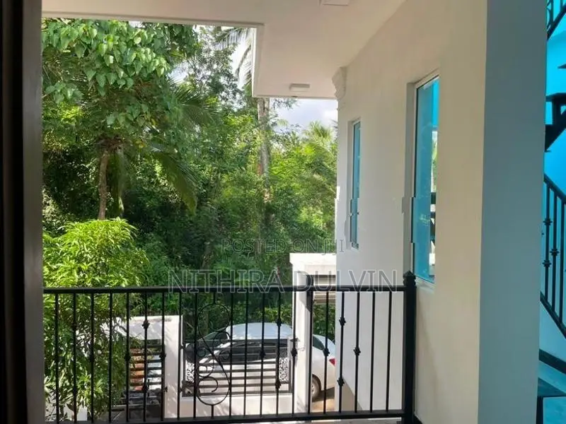 Luxury Modern House Kuliyapitiya