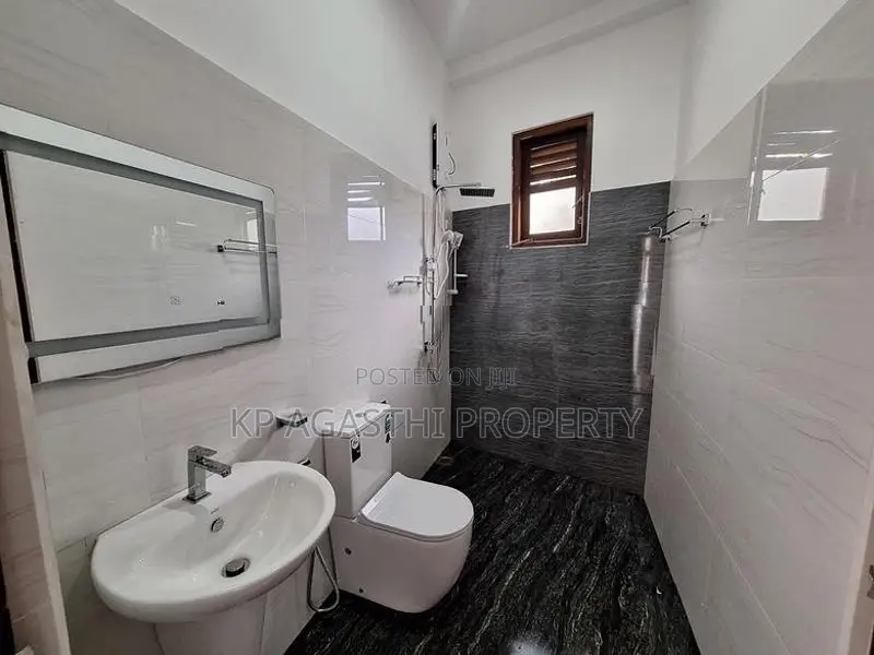 athurugiriya luxury house for sale