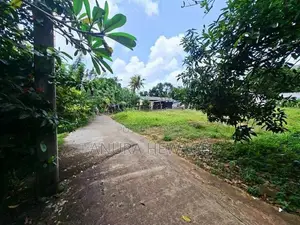 අතුරුගිරිය, හොරකැටිය පාරේ පිහිටි ඉඩමක් විකිණීමට ඇත. (ID : ATHU041S)
