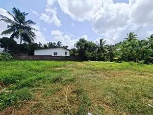 අතුරුගිරිය, හොරකැටිය පාරේ පිහිටි ඉඩමක් විකිණීමට ඇත. (ID : ATHU041S)