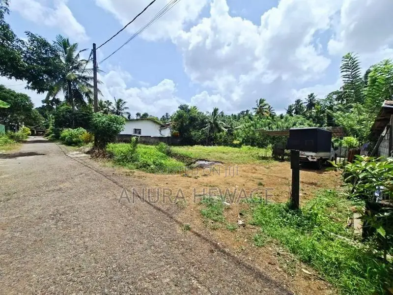 අතුරුගිරිය, හොරකැටිය පාරේ පිහිටි ඉඩමක් විකිණීමට ඇත. (ID : ATHU041S)