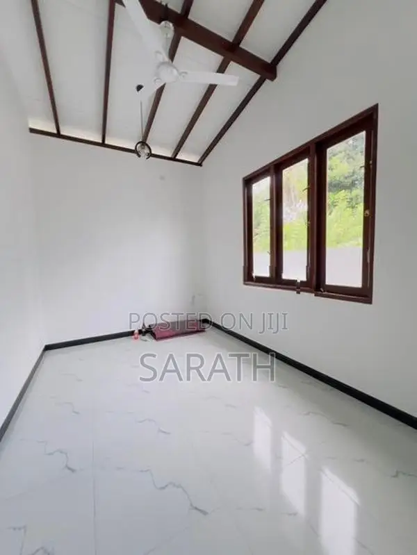 Well Build Strong house Sale Athurugiriya