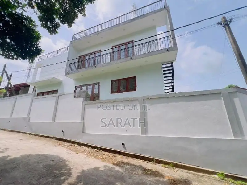 Two Storied Super Brand New House In Talawatugoda