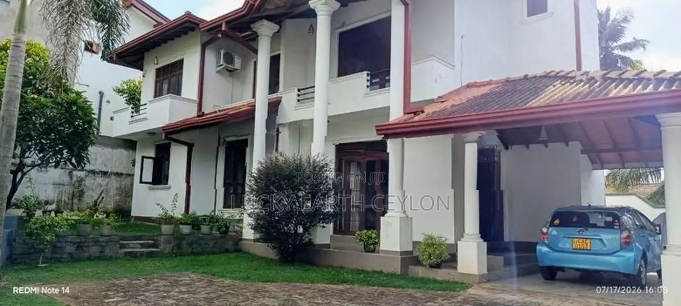 Sale, Pannipitya, Unfurnished 3 Story House For Sale (NZMS3070)