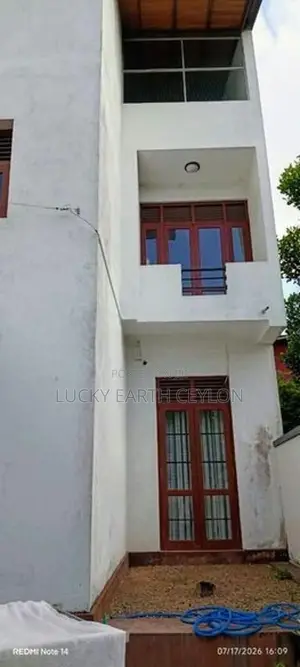 Sale, Pannipitya, Unfurnished 3 Story House For Sale (NZMS3070)