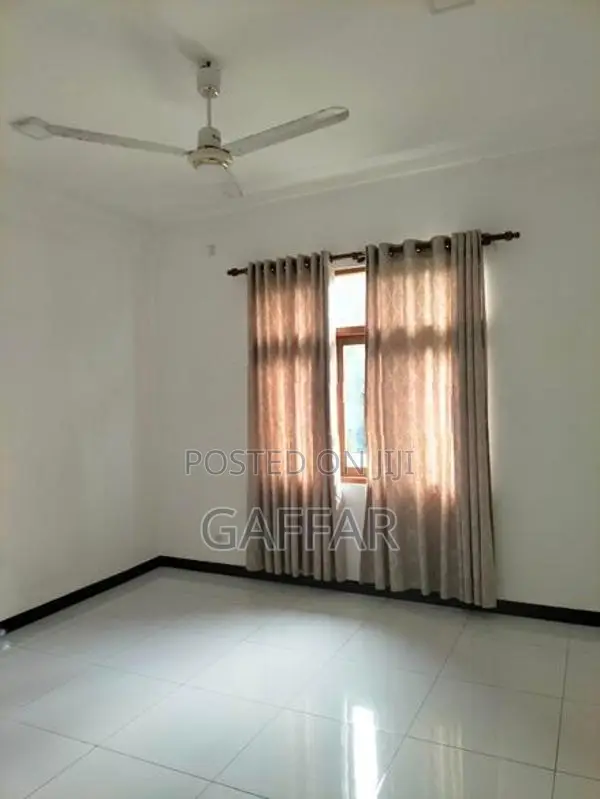 3 bedroom 1st floor house