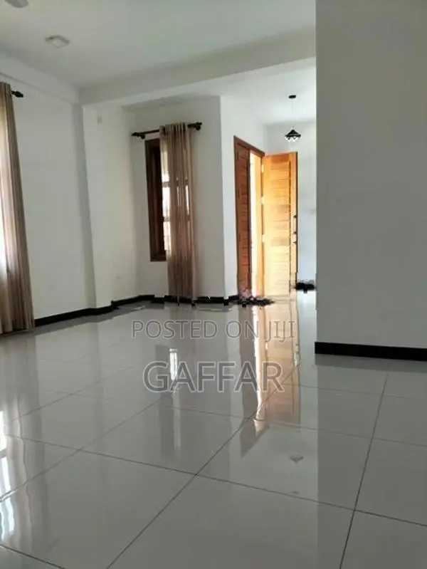 3 bedroom 1st floor house