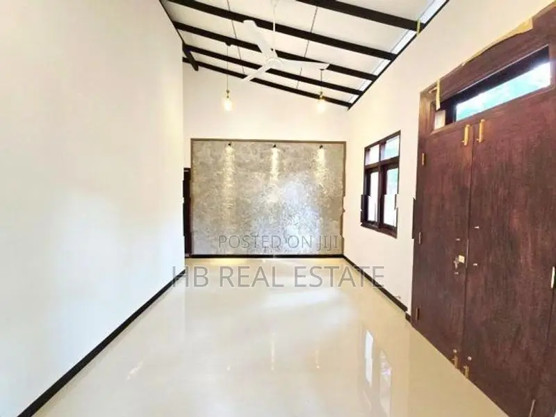 Newly Build Single Story House for Sale Diyagama