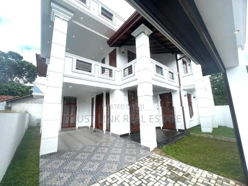 BRAND NEW LUXURY 03 STOREY HOUSE FOR SALE IN JA ELA WELIGAMPITIYA