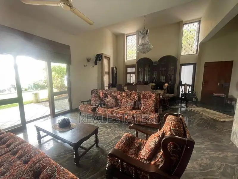 Luxury 7 Bed Villa for rent at colombo 3