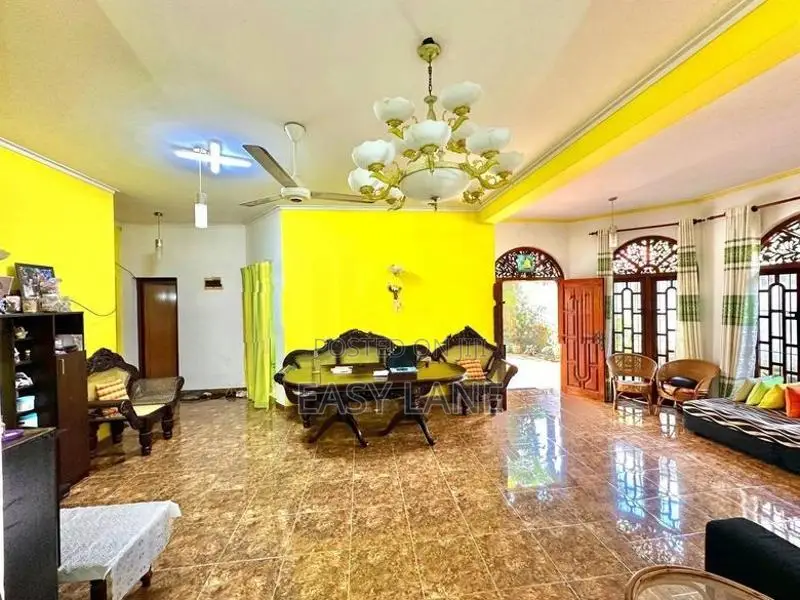 මහරගම,පමුණුවෙන් වටිනා දෙමහල් නිවසක් විකිණීමට / HL 14953