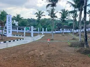 valuable land in maththegoda road polgsovita