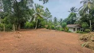 මීරිගම අධිවේගී පිවිසුමට ඉතා ආසන්නයෙන් නේවාසික ඉඩමක් / SA 7740