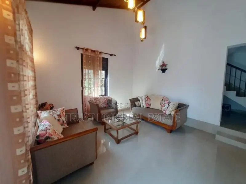 3 Story house For Sale In wattala
