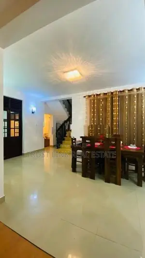 3 Story house For Sale In wattala