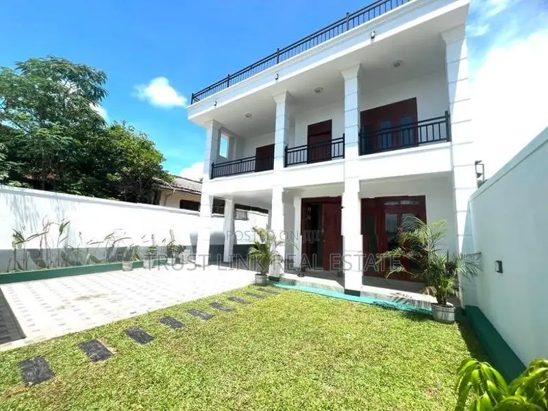 3 Story Brand New House For Sale in Wattala