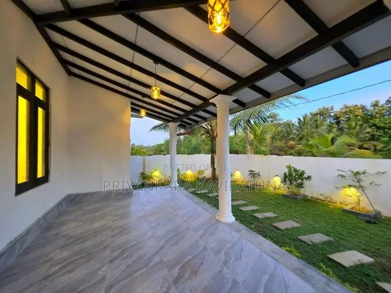 පර්චස් 11 ක අලුත්ම තනි මහල් නිවස විකිනීමට - කිරිවත්තුඩුව