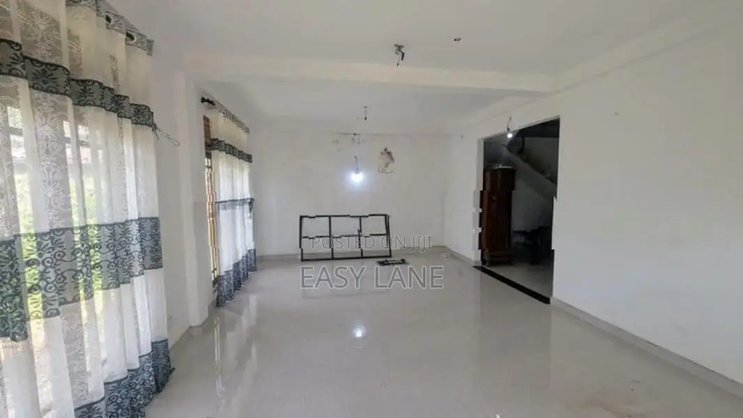 House for sale in Athurugiriya / KM 12760
