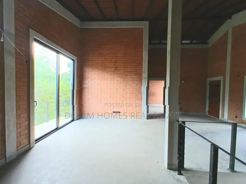 Modern Luxury Villa for Sale in Kahathuduwa