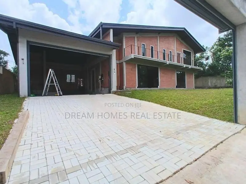 Modern Luxury Villa for Sale in Kahathuduwa