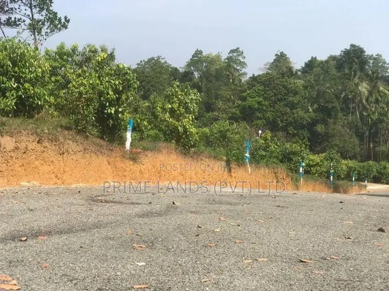ටික ගෙවන්න හොඳම ඉඩමක් කලුතරින්