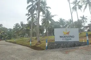 හොරන නගරයට ලඟින් අගනා ඉඩමක්