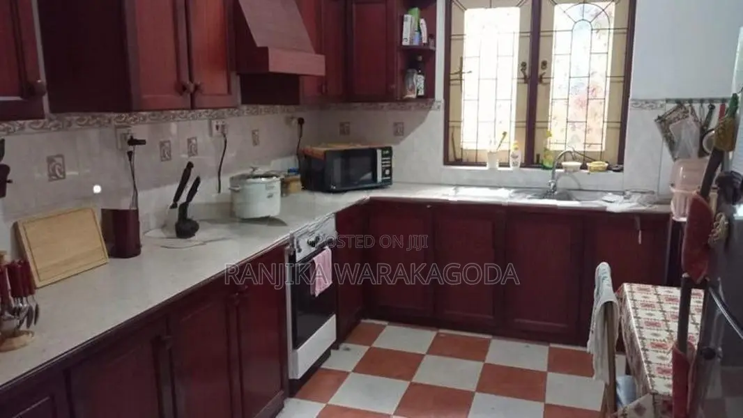 Upstairs House for Sale in Millenium City - Ekala Jaela