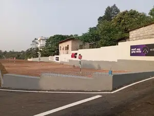 පිලියන්දල කෝරලඉම බස් පාරට මුහුණලා නිරවුල් ඉඩමක්