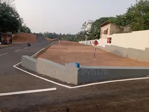 පිලියන්දල කෝරලඉම බස් පාරට මුහුණලා නිරවුල් ඉඩමක්