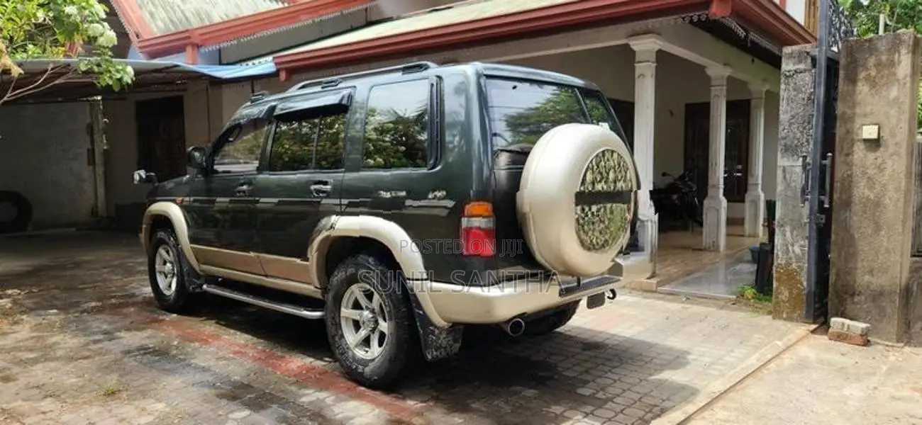 Isuzu Bighorn 1989