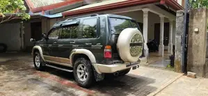 Isuzu Bighorn 1989
