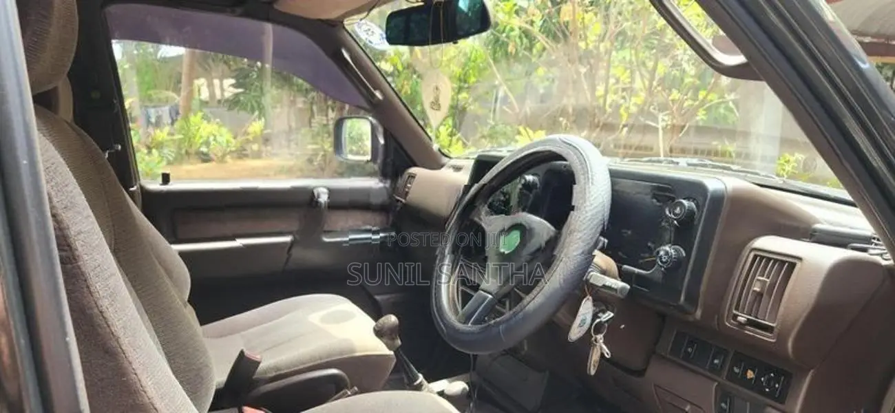 Isuzu Bighorn 1989