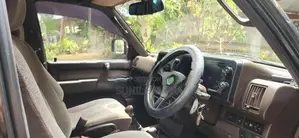 Isuzu Bighorn 1989