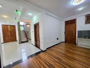 Box Type Luxury House For Sale in Kahatuduwa