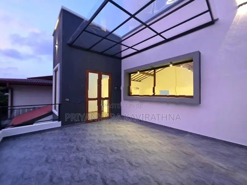 Architecture Design Luxury House For Sale in Piliyandala